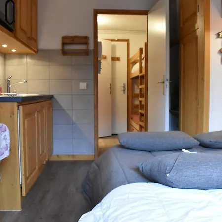 Renove Pour 3 Personnes A Meribel, Proche Pistes Et Commerces, Balcon Sud - Fr-1-180-33