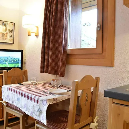 Apartment Renove Pour 3 Personnes A Meribel, Proche Pistes Et Commerces, Balcon Sud - Fr-1-180-33