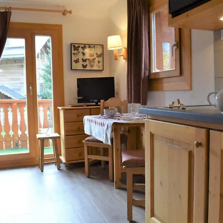 Apartment Renove Pour 3 Personnes A Meribel, Proche Pistes Et Commerces, Balcon Sud - Fr-1-180-33 *