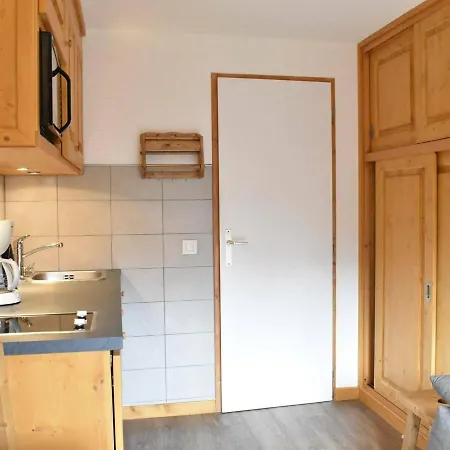 Apartment Renove Pour 3 Personnes A Meribel, Proche Pistes Et Commerces, Balcon Sud - Fr-1-180-33