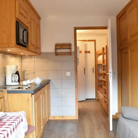 Renove Pour 3 Personnes A Meribel, Proche Pistes Et Commerces, Balcon Sud - Fr-1-180-33