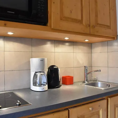 Renove Pour 3 Personnes A Meribel, Proche Pistes Et Commerces, Balcon Sud - Fr-1-180-33 Apartment *